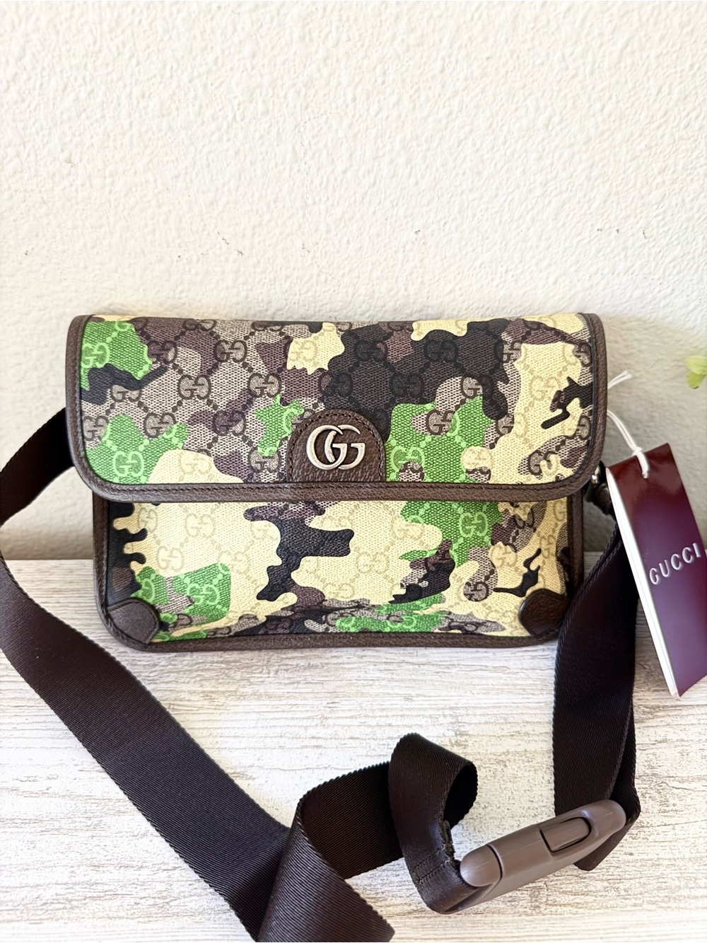 New Gucci GG Supreme Camouflaged green canvas mens belt bag crossbody, size 80